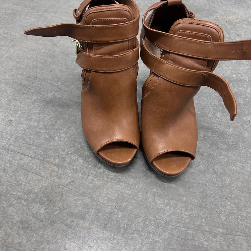Elegant Tan Peep-Toe Heeled Boots